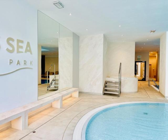 Let'S Sea - 2 Bedroom - Premium Baltic Apartment With Front Sea View Garden And Spa Access Gaski  Ngoại thất bức ảnh